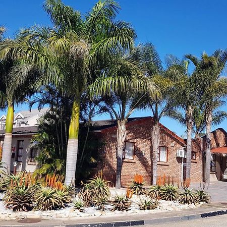 Rainbow Guest House&Tours Uitenhage Extérieur photo