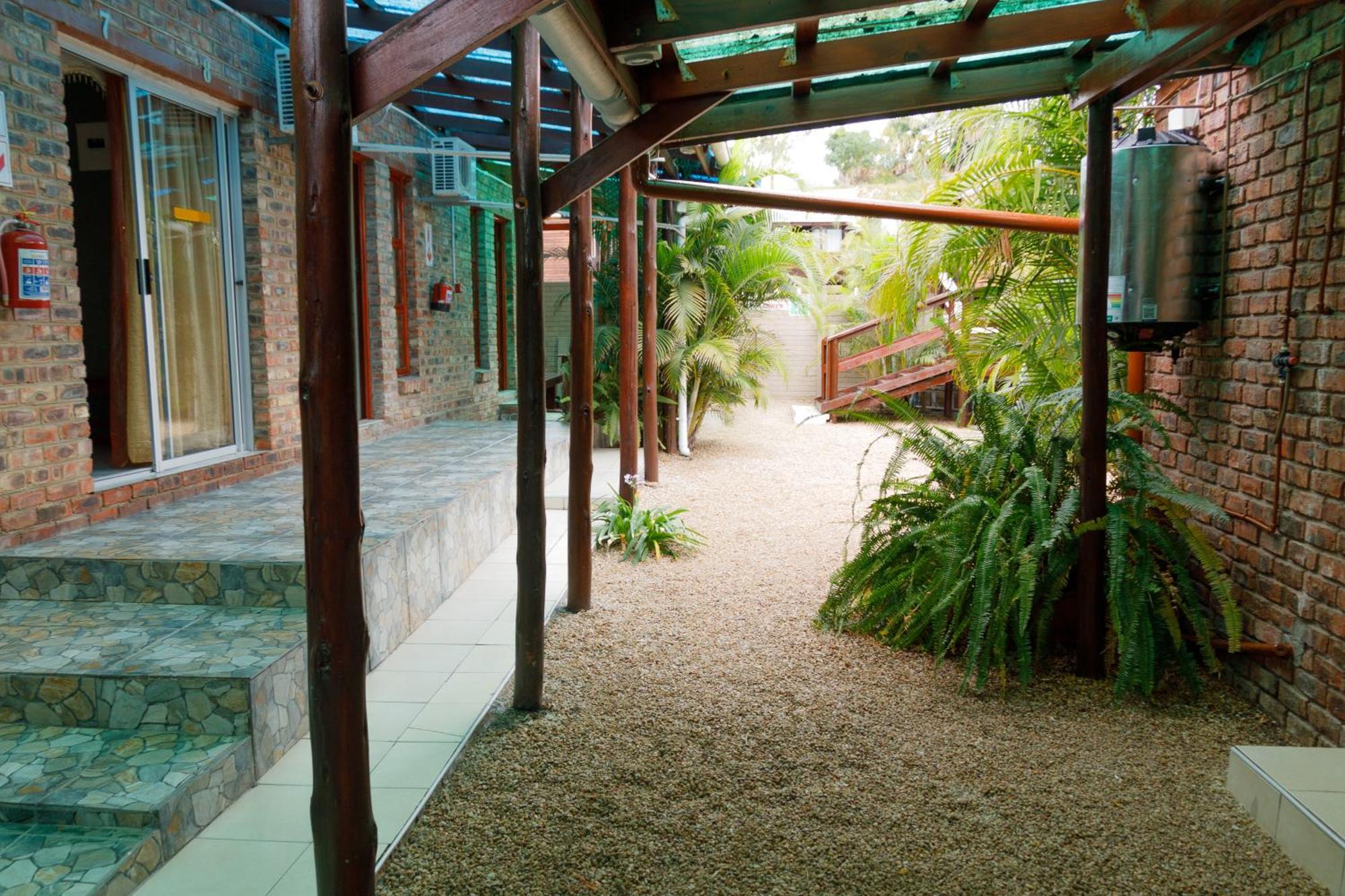 Rainbow Guest House&Tours Uitenhage Extérieur photo