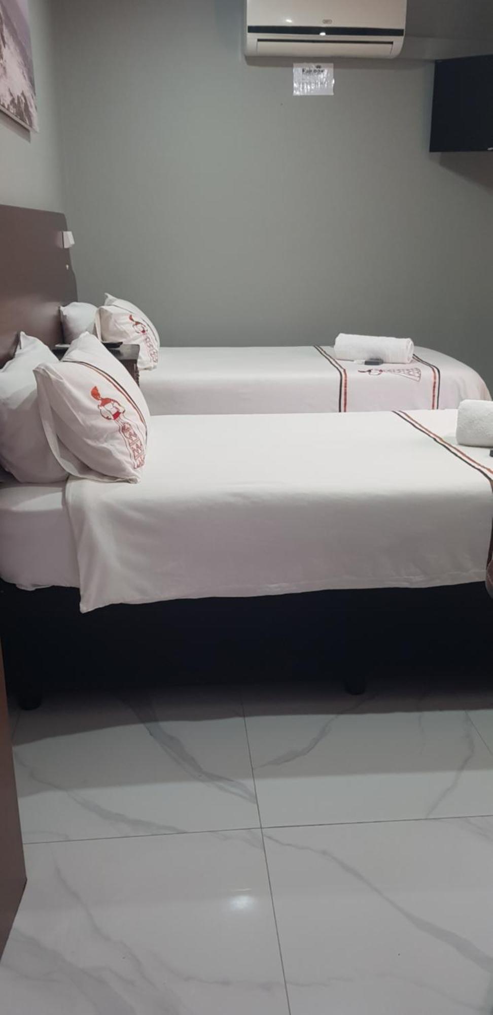 Rainbow Guest House&Tours Uitenhage Extérieur photo