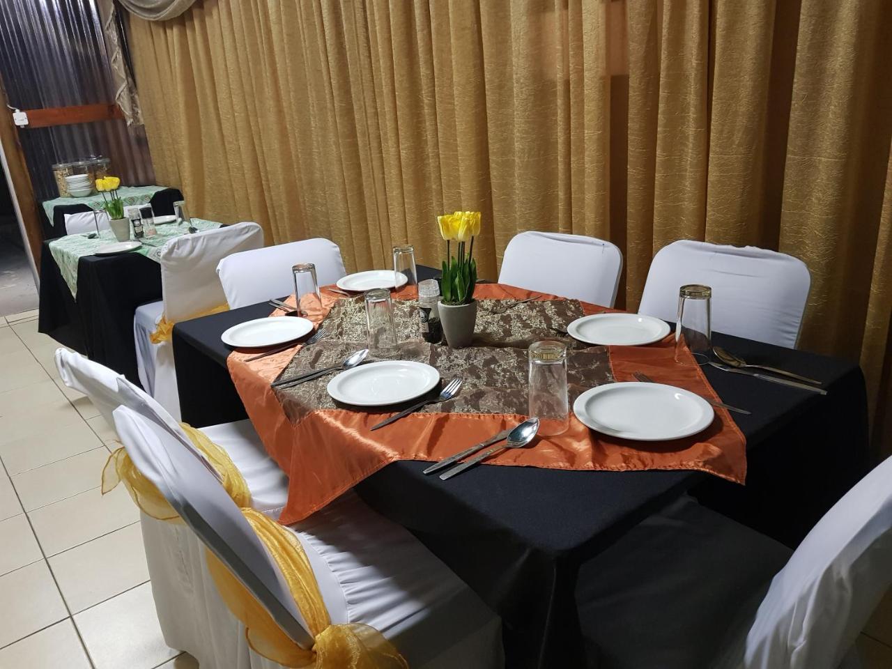 Rainbow Guest House&Tours Uitenhage Extérieur photo